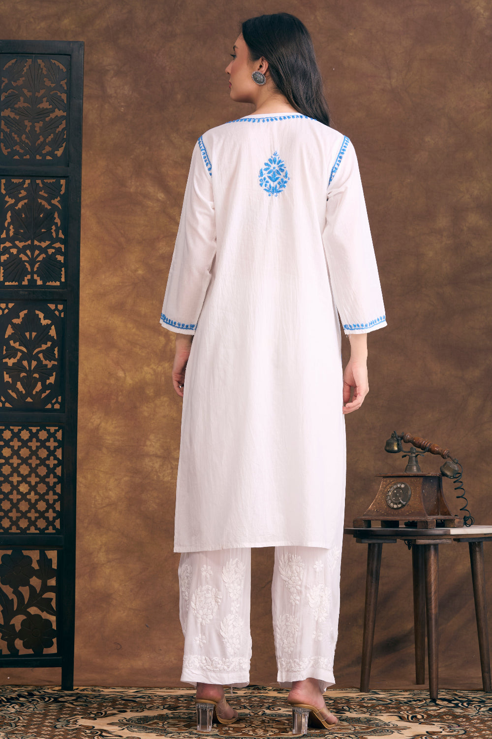 Aafreen White &amp; Blue Chikankari Cotton Kurta